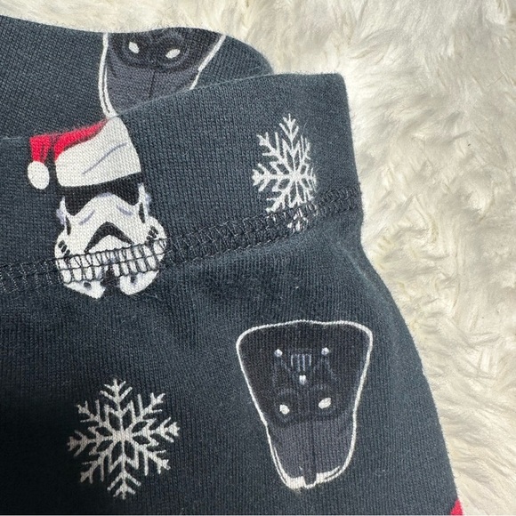 GAP Star Wars Pajamas Black, Red, and White Size 6 - Picture 16 of 16